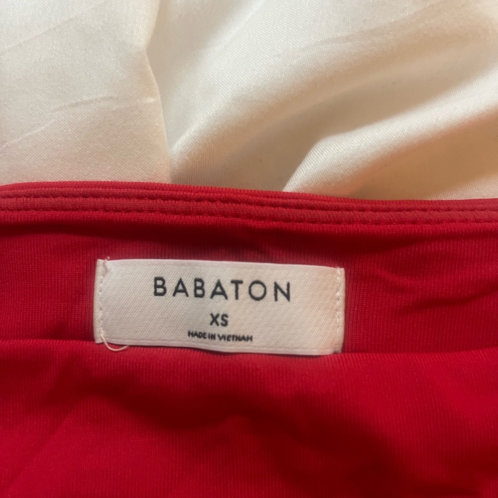 Long sleeve Aritzia Babaton bodysuit
